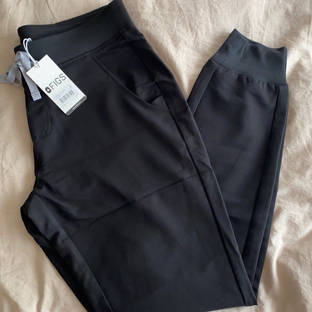Figs- Zamora Jogger Scrub pant. Size small. Color black.